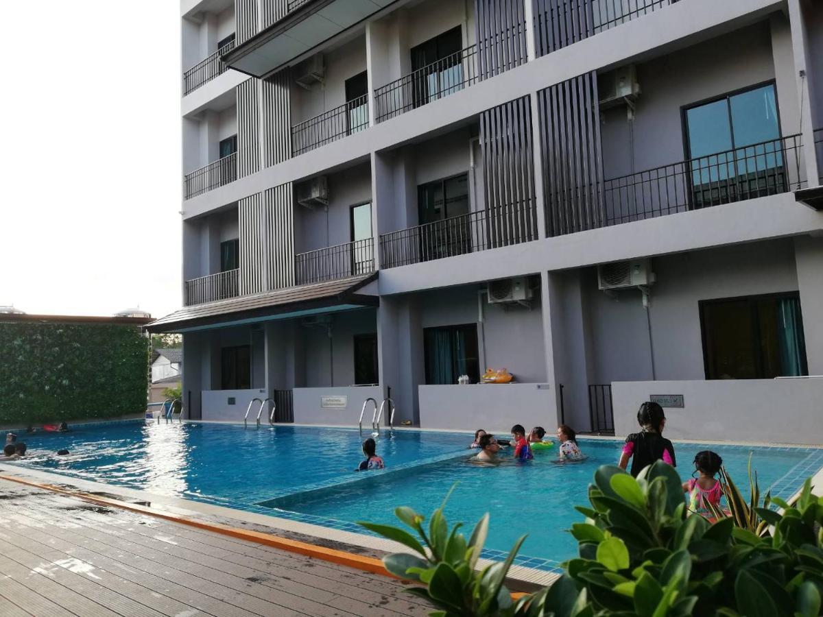 J.P.Grand Hotel Trat Buitenkant foto