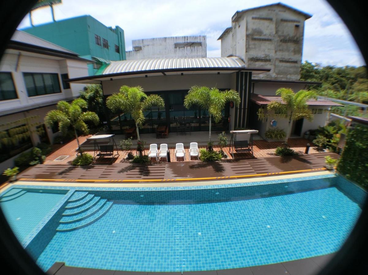 J.P.Grand Hotel Trat Buitenkant foto