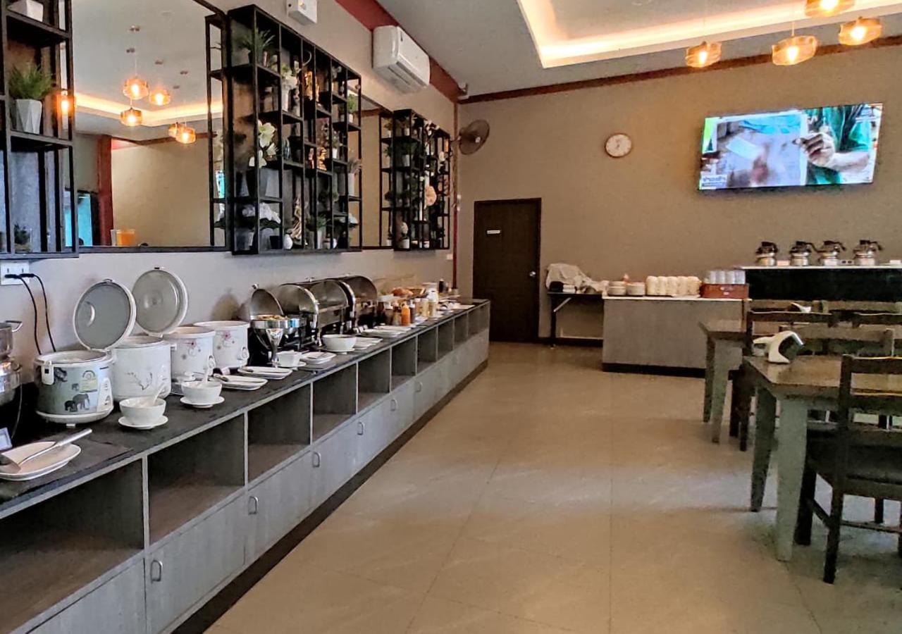 J.P.Grand Hotel Trat Buitenkant foto