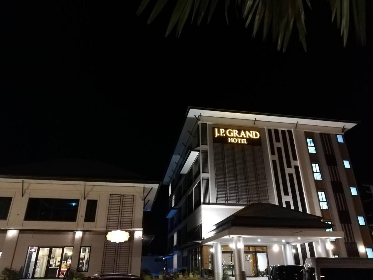 J.P.Grand Hotel Trat Buitenkant foto