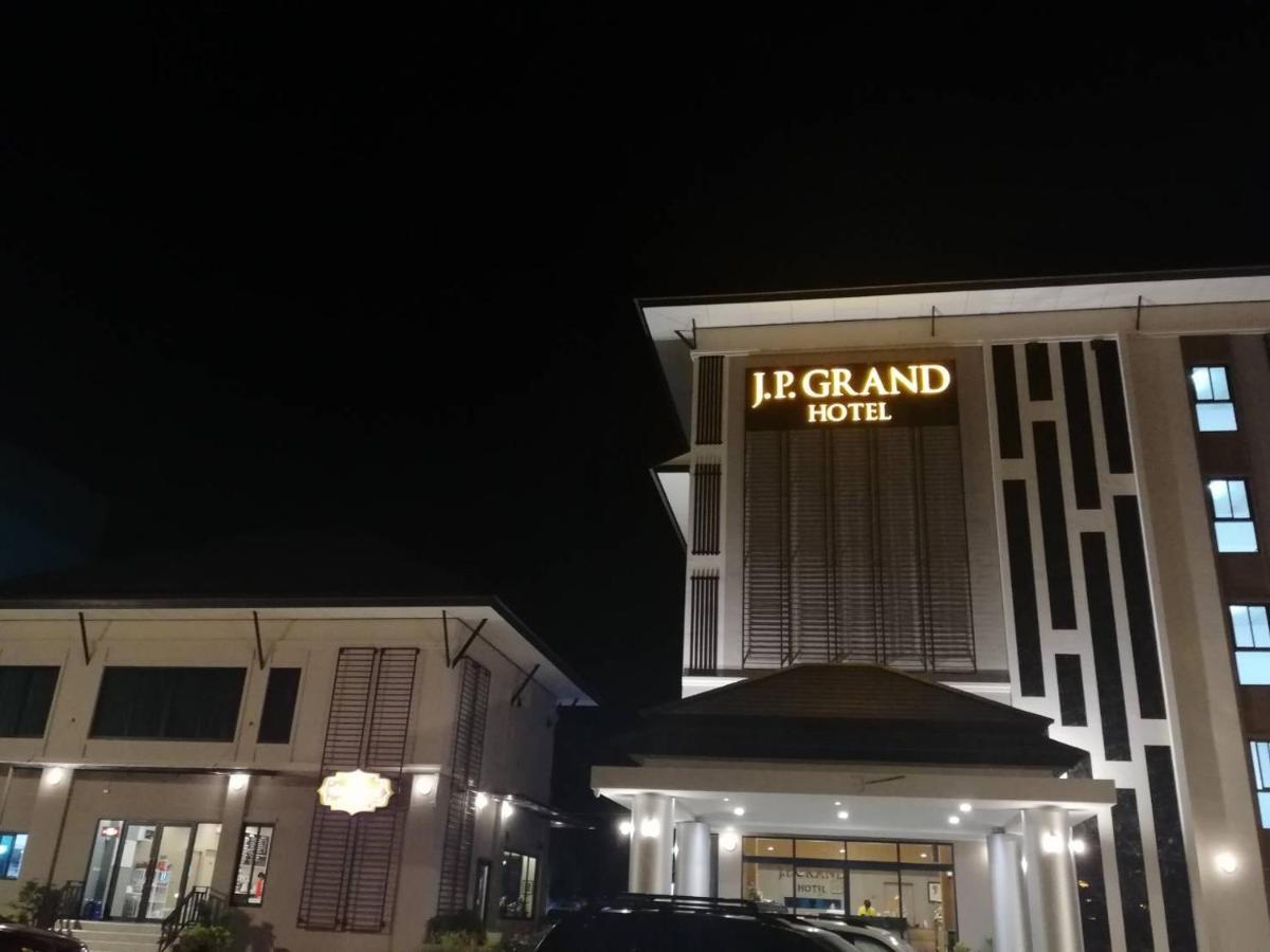 J.P.Grand Hotel Trat Buitenkant foto