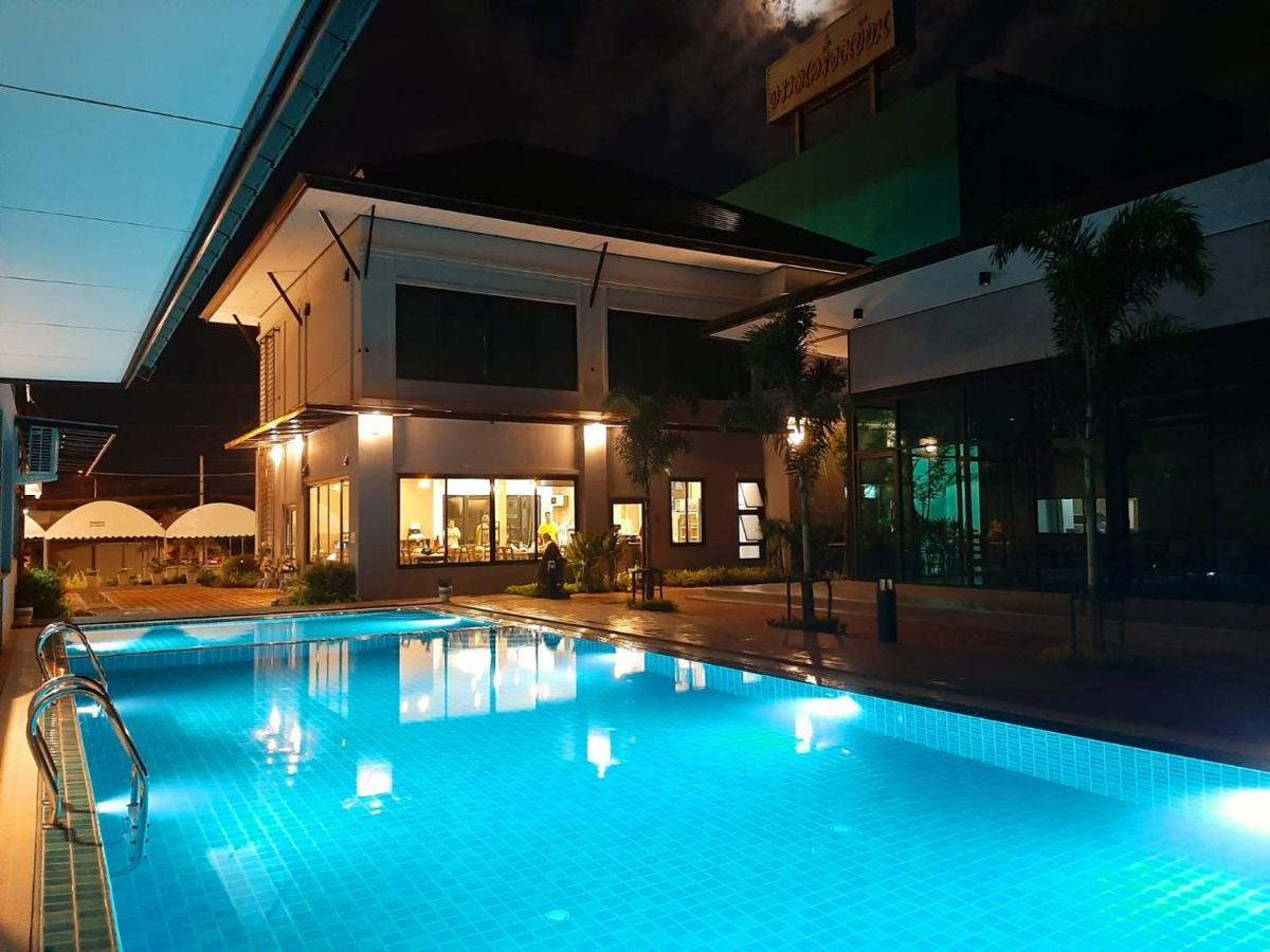 J.P.Grand Hotel Trat Buitenkant foto