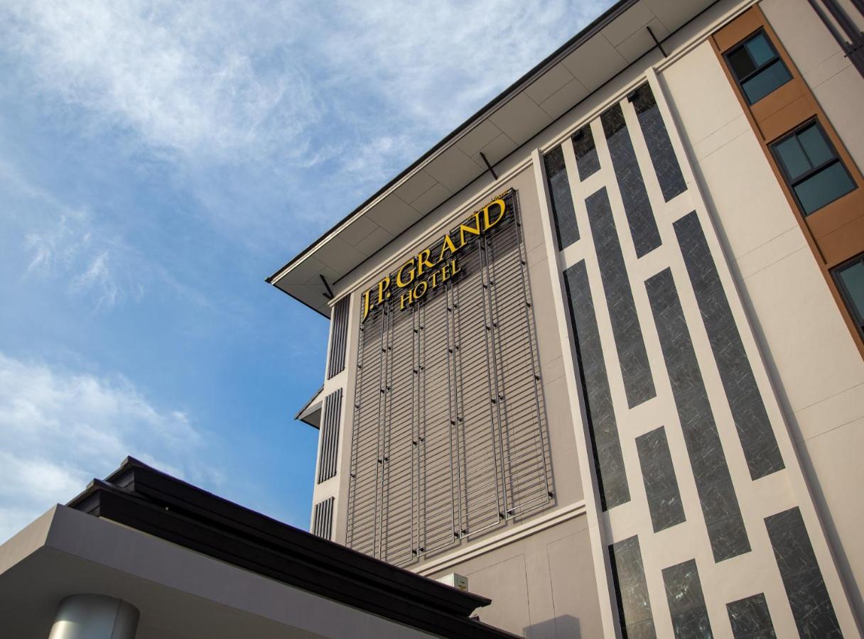 J.P.Grand Hotel Trat Buitenkant foto