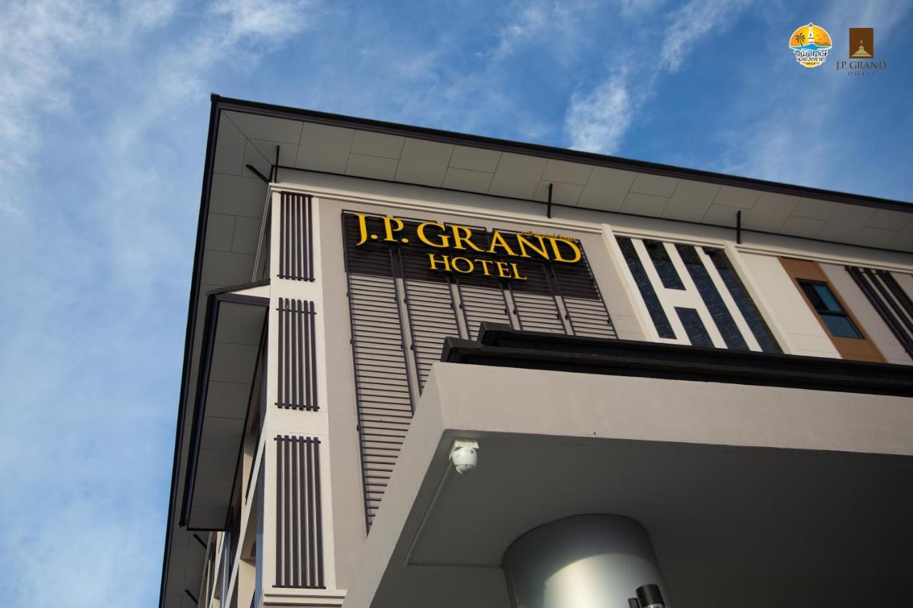 J.P.Grand Hotel Trat Buitenkant foto