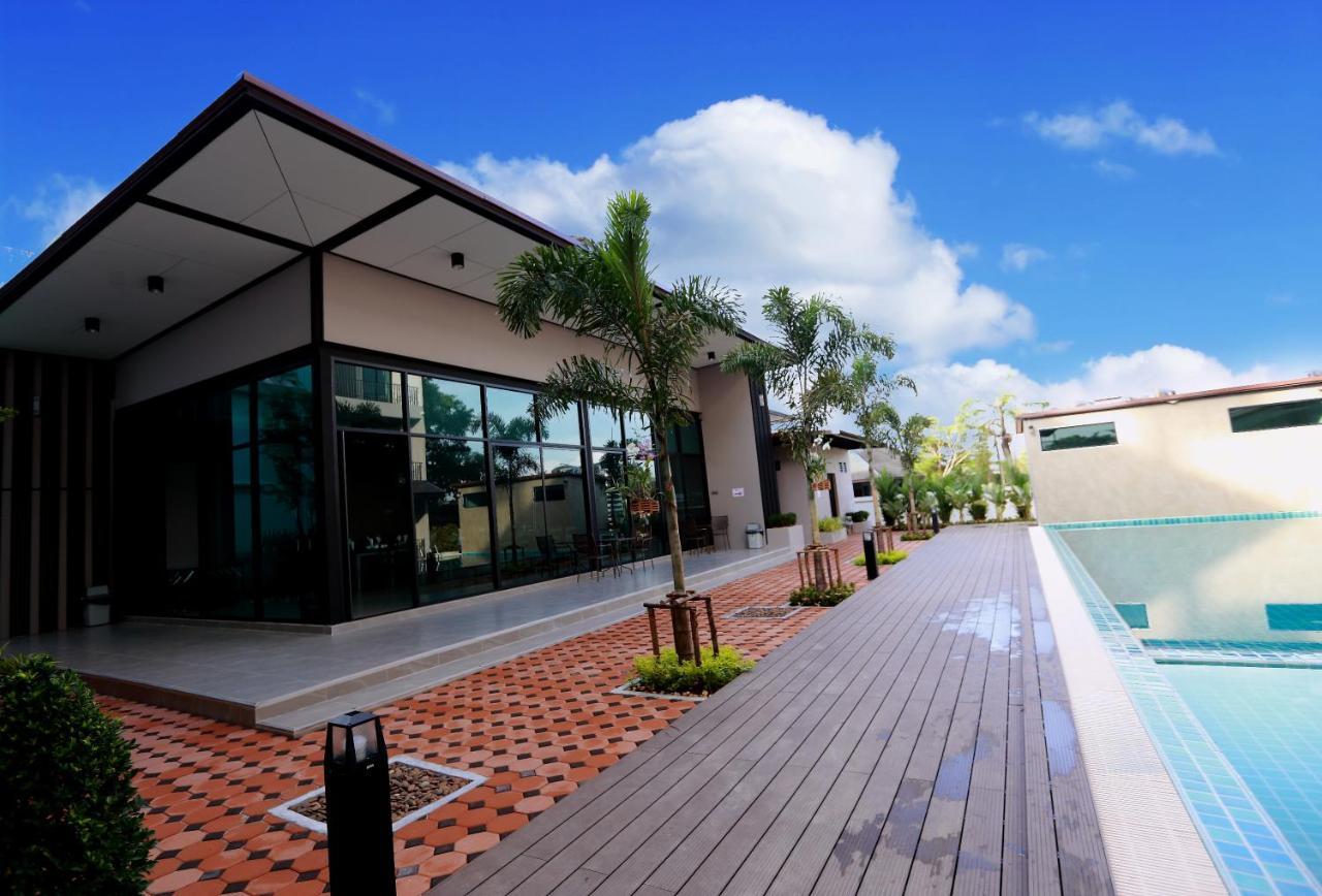 J.P.Grand Hotel Trat Buitenkant foto