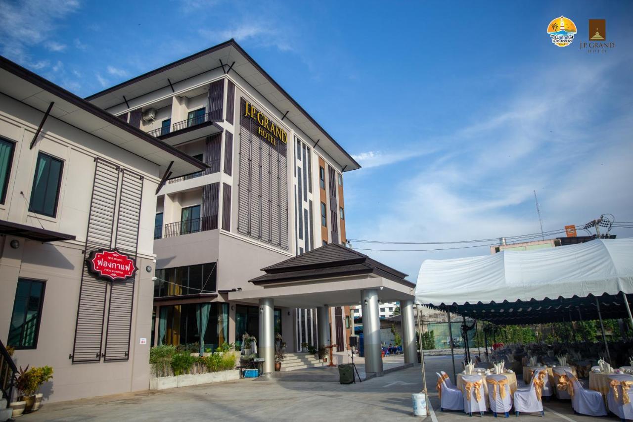 J.P.Grand Hotel Trat Buitenkant foto