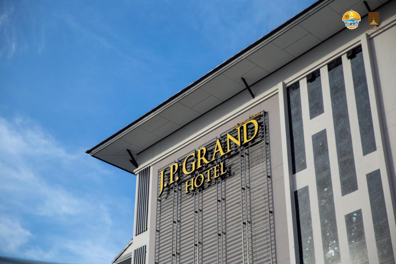 J.P.Grand Hotel Trat Buitenkant foto