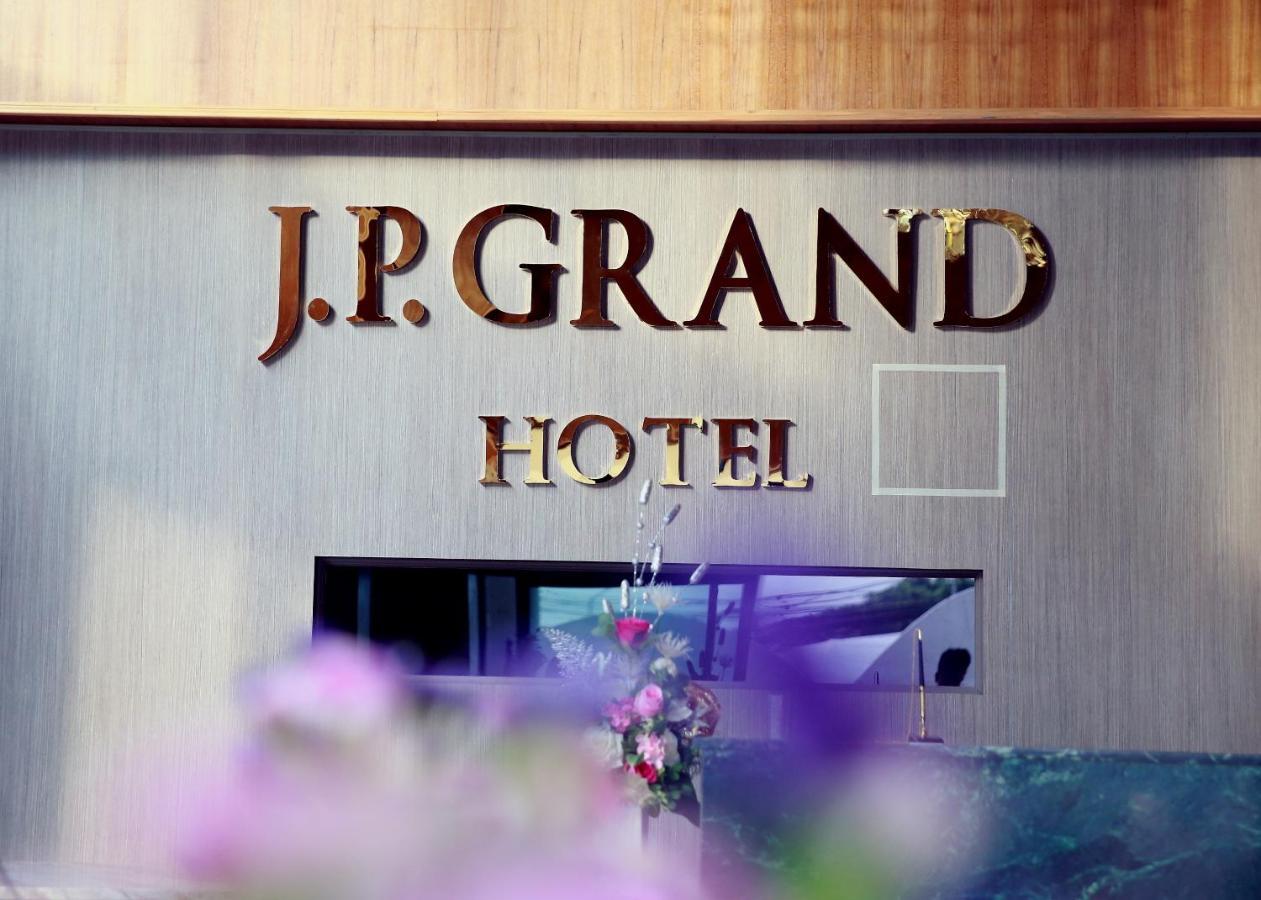J.P.Grand Hotel Trat Buitenkant foto