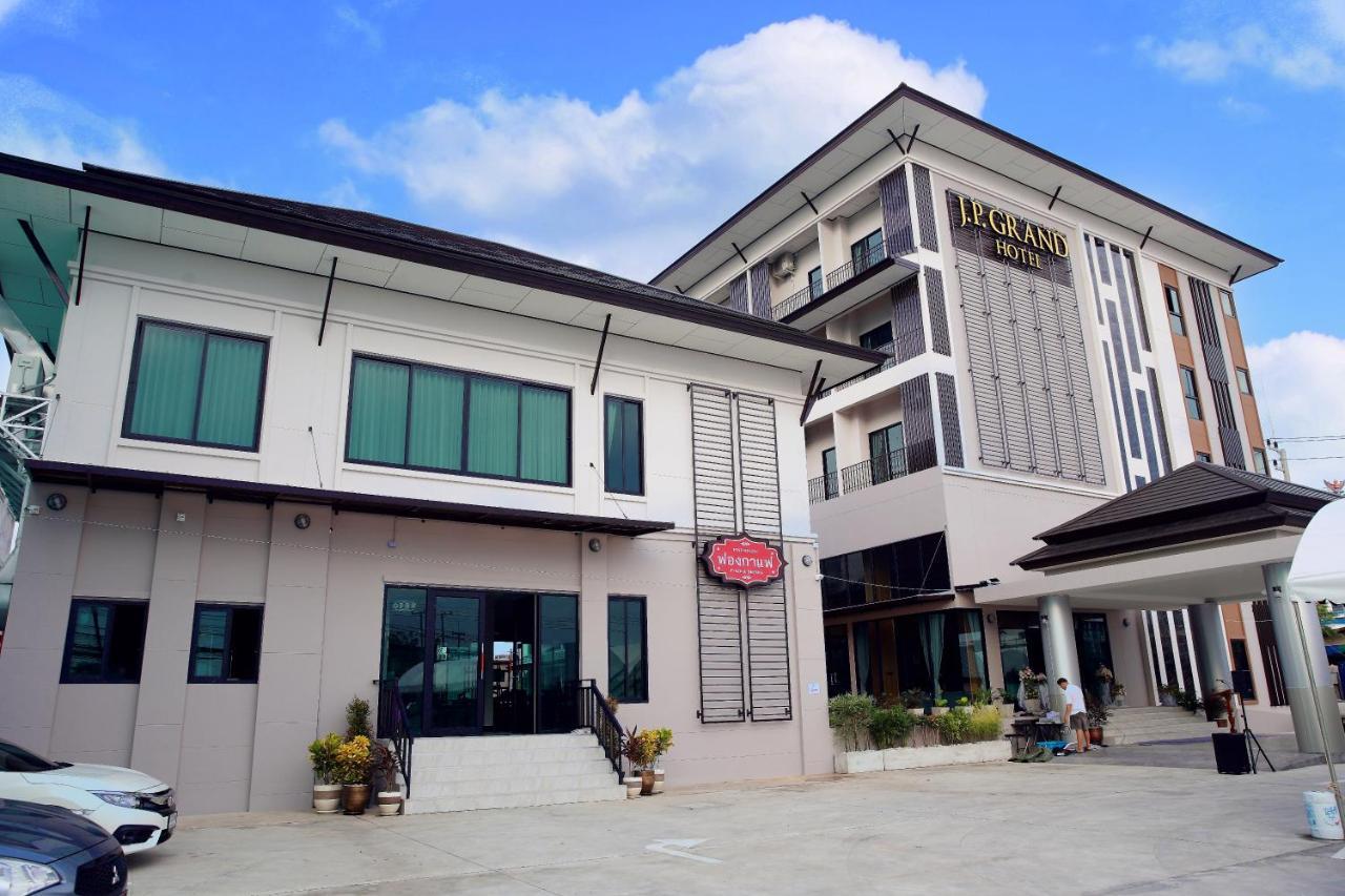 J.P.Grand Hotel Trat Buitenkant foto